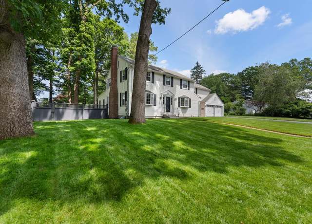Property at 246 N Gate Rd, Manchester, NH 03104, 4 beds, 2.5 baths