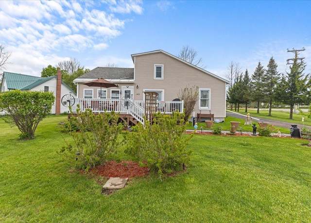 Property at 423 E Alburgh Rd, Alburgh, VT 05440, 4 beds, 1 bath