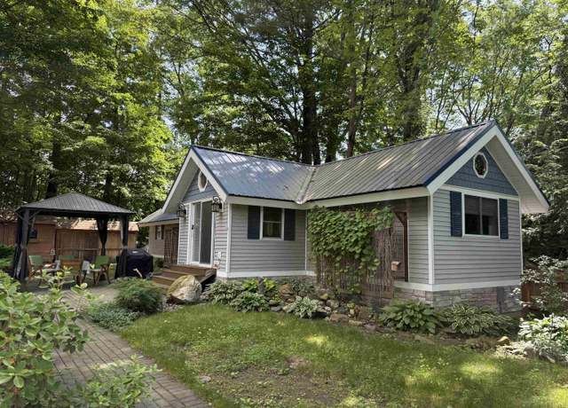 Property at 15 Lynwood Dr, Brattleboro, VT 05301, 2 beds, 1 bath