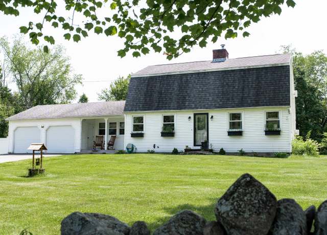 Property at 7 Old Chester Rd, Derry, NH 03038, 3 beds, 2.5 baths