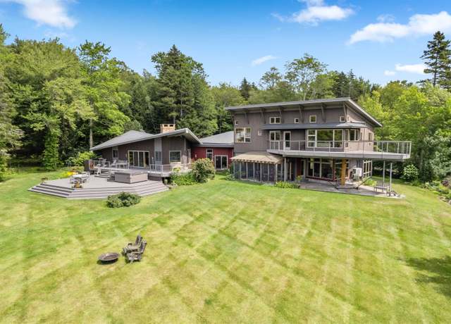 Property at 32 Steep Hill Rd, Wilmington, VT 05363, 5 beds, 4.5 baths