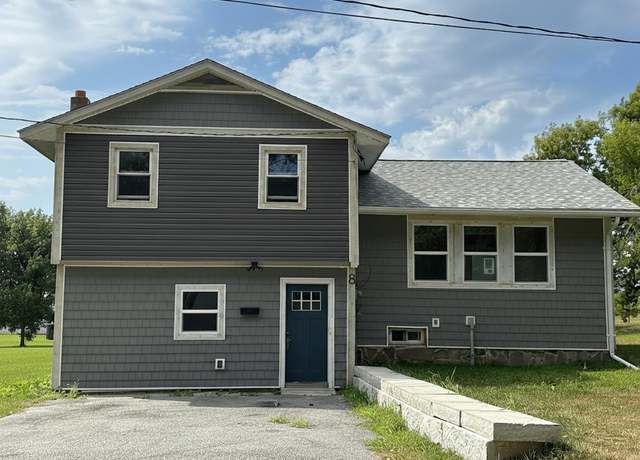 Property at 8 Hillside Acres, Vergennes, VT 05491, 3 beds, 1.5 baths