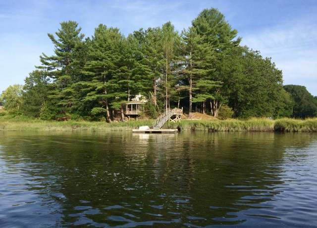Property at 85 College Rd, Stratham, NH 03885, 4 beds, 2.5 baths
