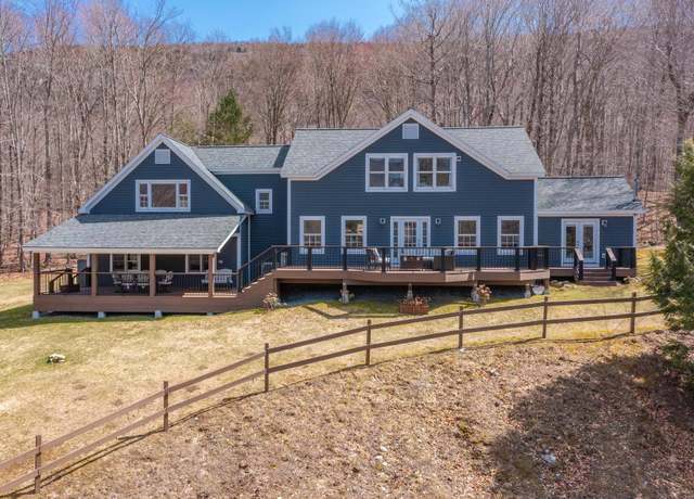 Property at 401 South Hl, Manchester, VT 05255, 3 beds, 2.5 baths