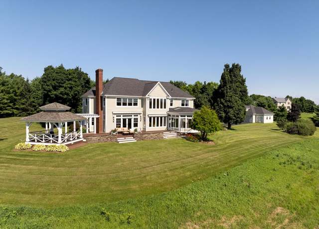 Property at 6 Luke Ln, Shelburne, VT 05482, 3 beds, 3.5 baths
