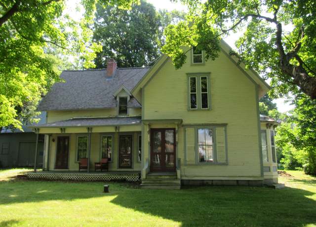 Property at 2293 main St, Isle La Motte, VT 05463, 5 beds, 2.5 baths