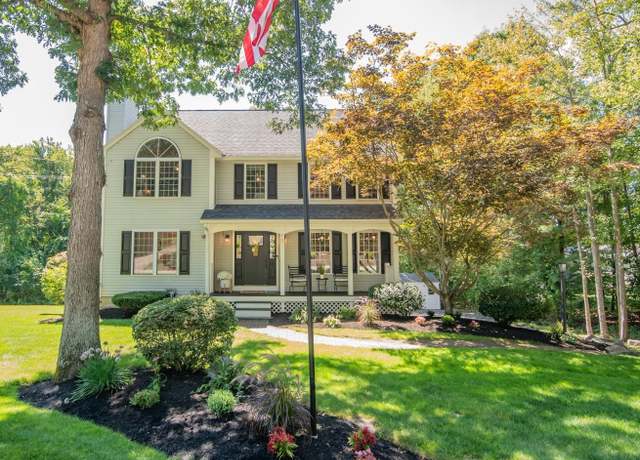 Property at 7 Gailor Ln, Hooksett, NH 03106, 3 beds, 2.5 baths