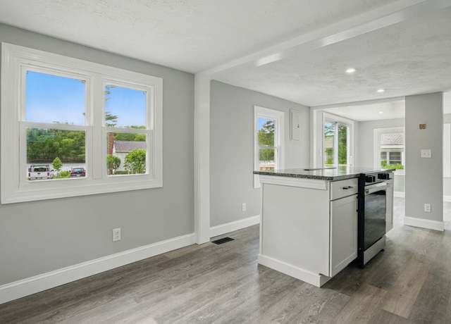 Property at 3 Hanson Way, Hollis, NH 03049, 1 bed, 1 bath