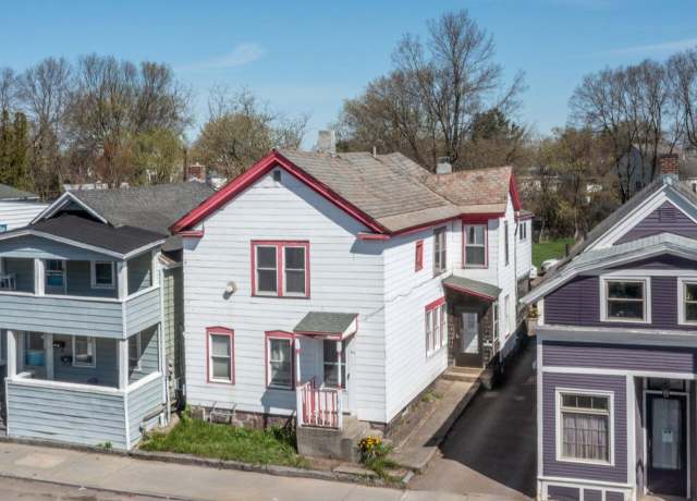 Property at 244 North St, Burlington, VT 05401, 4 beds, 1 bath