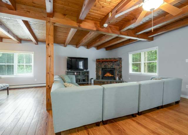Property at 4 Park View Ln, Meredith, NH 03253, 3 beds, 3.5 baths