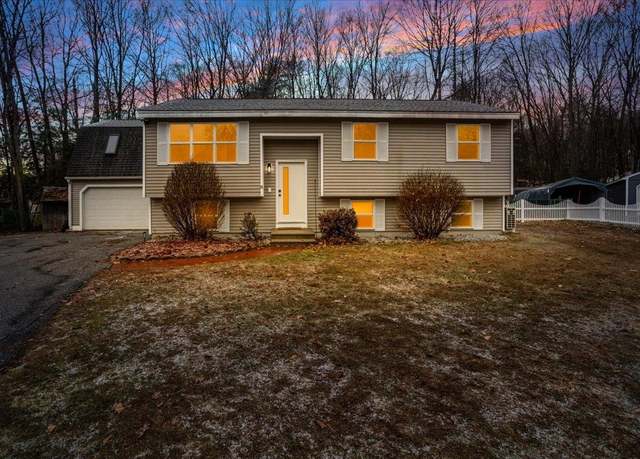 Property at 8 Columbine Pl, Concord, NH 03303, 4 beds, 3 baths