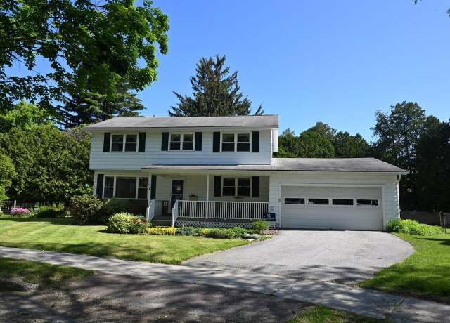 Property at 67 Case Pkwy, Burlington, VT 05401, 4 beds, 2.5 baths