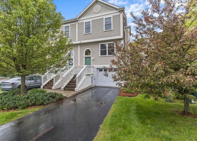 Property at 47 Finch Ct, South Burlington, VT 05403, 2 beds, 2.5 baths