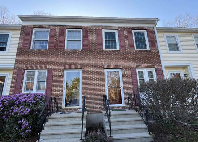 Property at 725 Fox Hollow Way, Manchester, NH 03104, 2 beds, 1.5 baths
