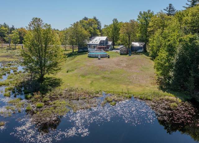 Property at 140 Mountain View Rd, Deerfield, NH 03037, 6 beds, 2.5 baths