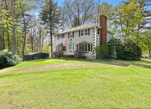 Property at 8 Wildbrook Dr, Plaistow, NH 03865, 5 beds, 3.5 baths