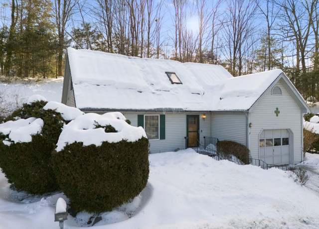 Property at 71 Whetstone Dr, Brattleboro, VT 05301, 2 beds, 1.5 baths
