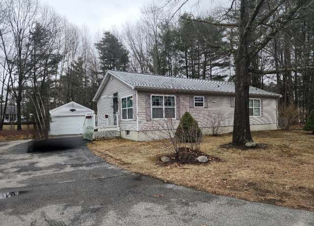 Property at 12a Whittier Dr, Seabrook, NH 03874, 3 beds, 2 baths
