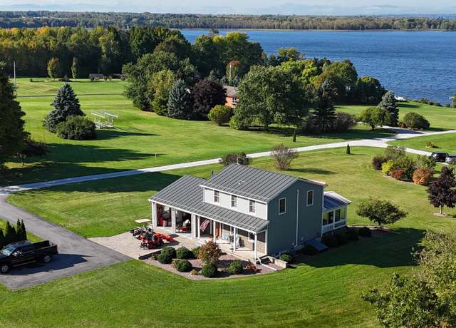 Property at 401 Raewyn Ln, Grand Isle, VT 05458, 3 beds, 2.5 baths