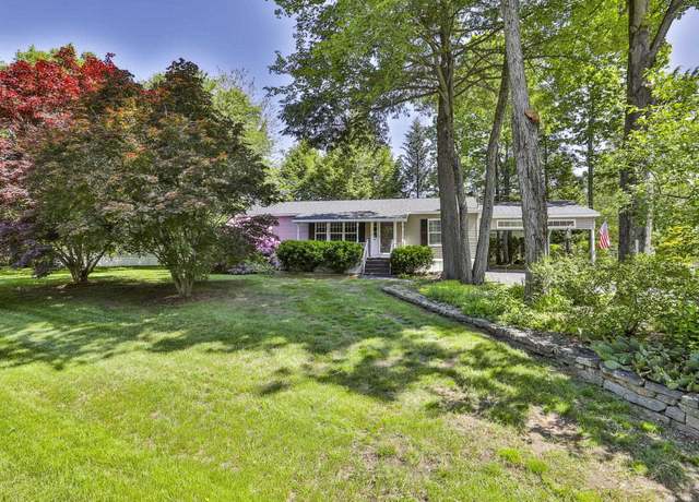 Property at 52 Granite Cir, Hampstead, NH 03841, 2 beds, 2 baths