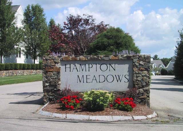 Property at 23 Hampton Mdws, Hampton, NH 03842, 2 beds, 2.5 baths