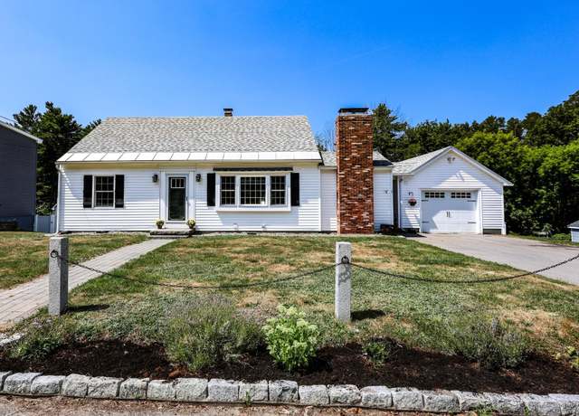 Property at 2 Danbury Ln, Dover, NH 03820, 4 beds, 1 bath