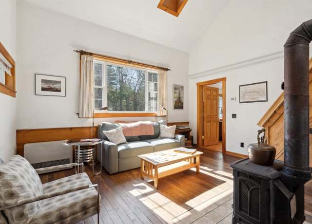 Property at 571 New Boston Rd, Norwich, VT 05055, 2 beds, 1 bath