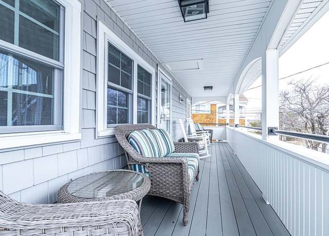 Property at 17 Cole St #2, Hampton, NH 03874, 2 beds, 1 bath