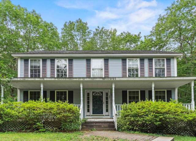 Property at 22 Peppermint St, Goffstown, NH 03045, 3 beds, 2.5 baths