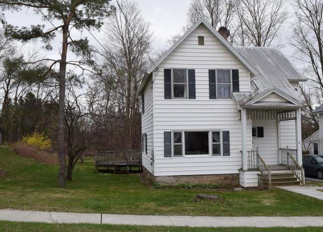 Property at 32 Brainerd St, St. Albans City, VT 05478, 3 beds, 1.5 baths