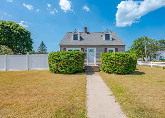 Property at 75 Washington St, Rochester, NH 03867, 2 beds, 1 bath