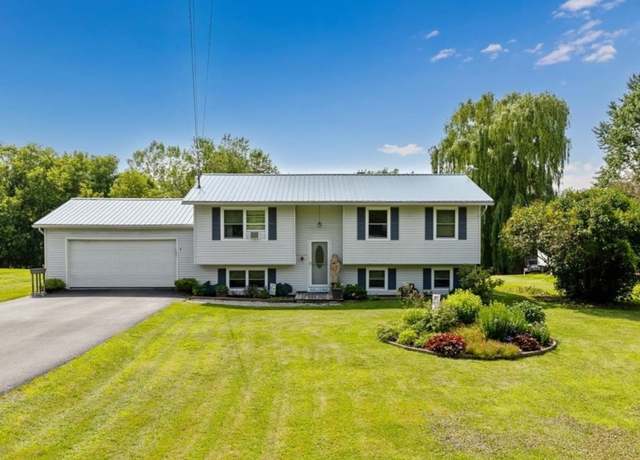 Property at 147 Brigham Rd, Saint Albans, VT 05478, 3 beds, 2 baths