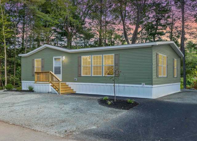 Property at 3 Alison Cir, Hampton, NH 03842, 2 beds, 2 baths