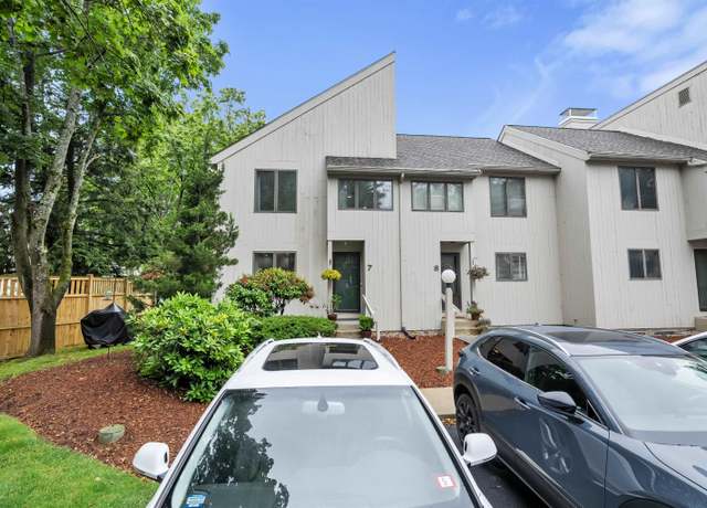 Property at 65 Victoria St #7, Manchester, NH 03104-1970, 2 beds, 1.5 baths