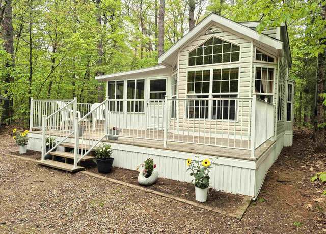 Property at 113 Oak Ln #113, Wakefield, NH 03830, 1 bed, 1 bath