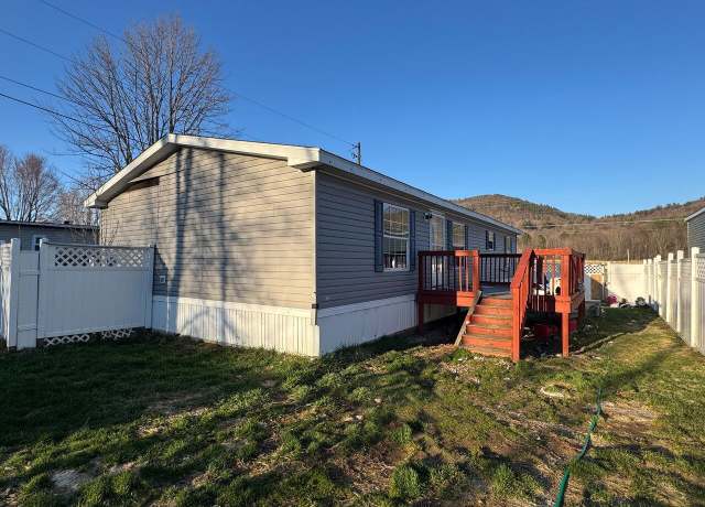 Property at 2195 North Rd, Hinesburg, VT 05461, 3 beds, 2 baths