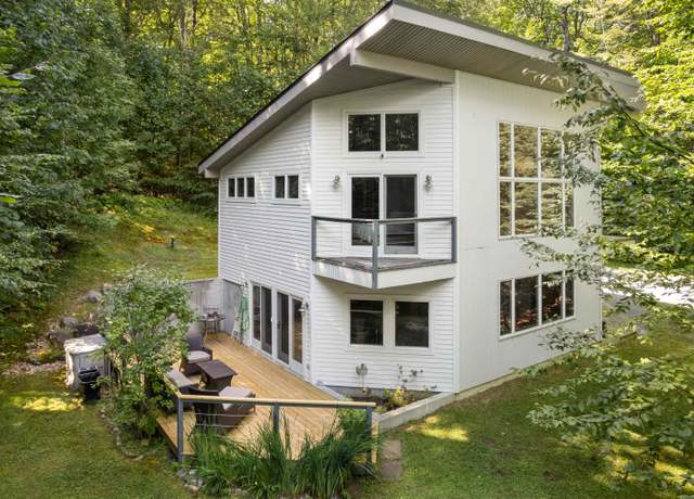 Property at 16 Buckboard Dr, Dover, VT 05356, 3 beds, 2 baths