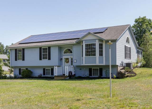 Property at 4 Lancer Ln, Danville, NH 03819, 3 beds, 2 baths
