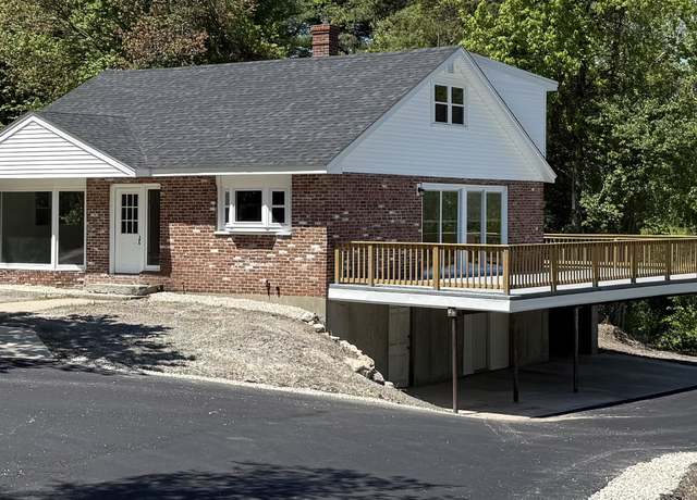 Property at 1206 Smyth Rd, Hooksett, NH 03106, 3 beds, 1.5 baths