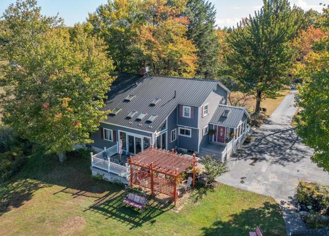 Property at 140 Mountain View Rd, Deerfield, NH 03037, 6 beds, 2.5 baths