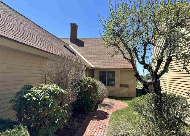 Property at 8 Highland Rdg, New London, NH 03257, 3 beds, 2.5 baths