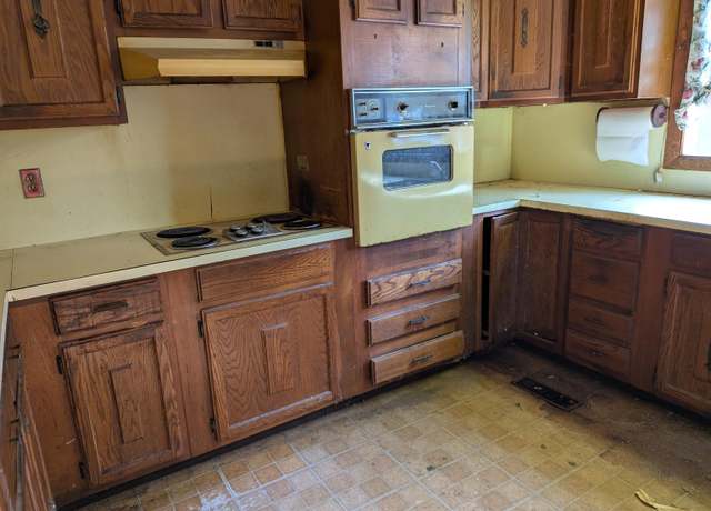 Property at 166 Bog Rd, Campton, NH 03223, 3 beds, 2 baths