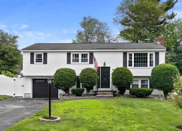 Property at 32 Ashwood Ave, Salem, NH 03079, 3 beds, 1.5 baths