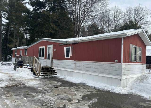 Property at 34 Moose Ln, Rochester, NH 03867, 3 beds, 1 bath