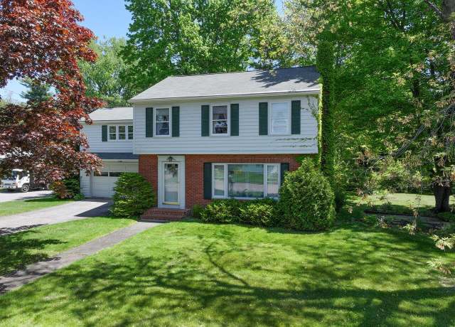 Property at 162 Crescent Rd, Burlington, VT 05401, 4 beds, 1.5 baths