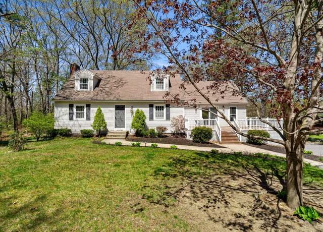 Property at 81 Sullivan Rd, Hudson, NH 03051, 4 beds, 3 baths