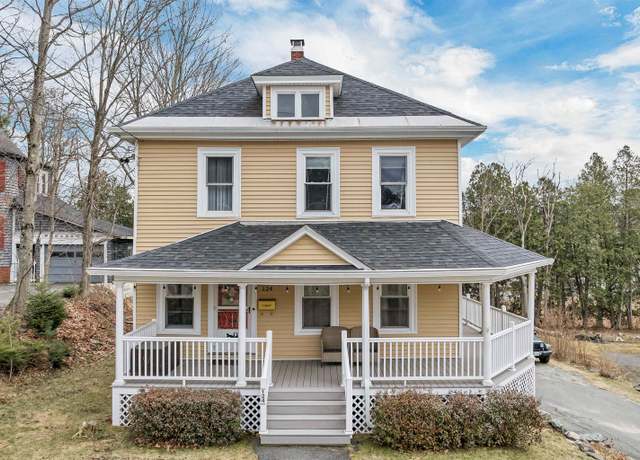 Property at 124 Pleasant St, Littleton, NH 03561, 4 beds, 2 baths