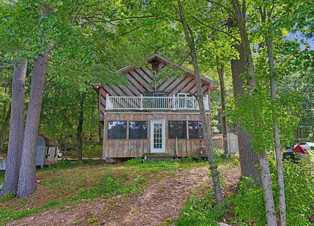Property at 46 Robinson Pond Dr, Hudson, NH 03051, 3 beds, 1.5 baths