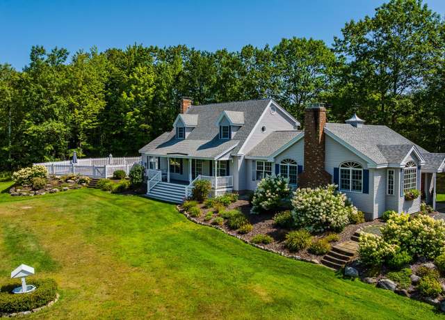 Property at 8 Stagecoach Rd, Lebanon, NH 03766, 3 beds, 3.5 baths
