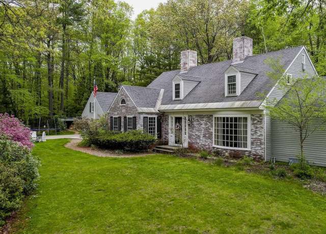Property at 15 Laurel Ln, Durham, NH 03824, 4 beds, 3.5 baths